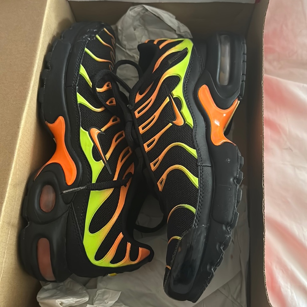 Nike air max plus 6Y
